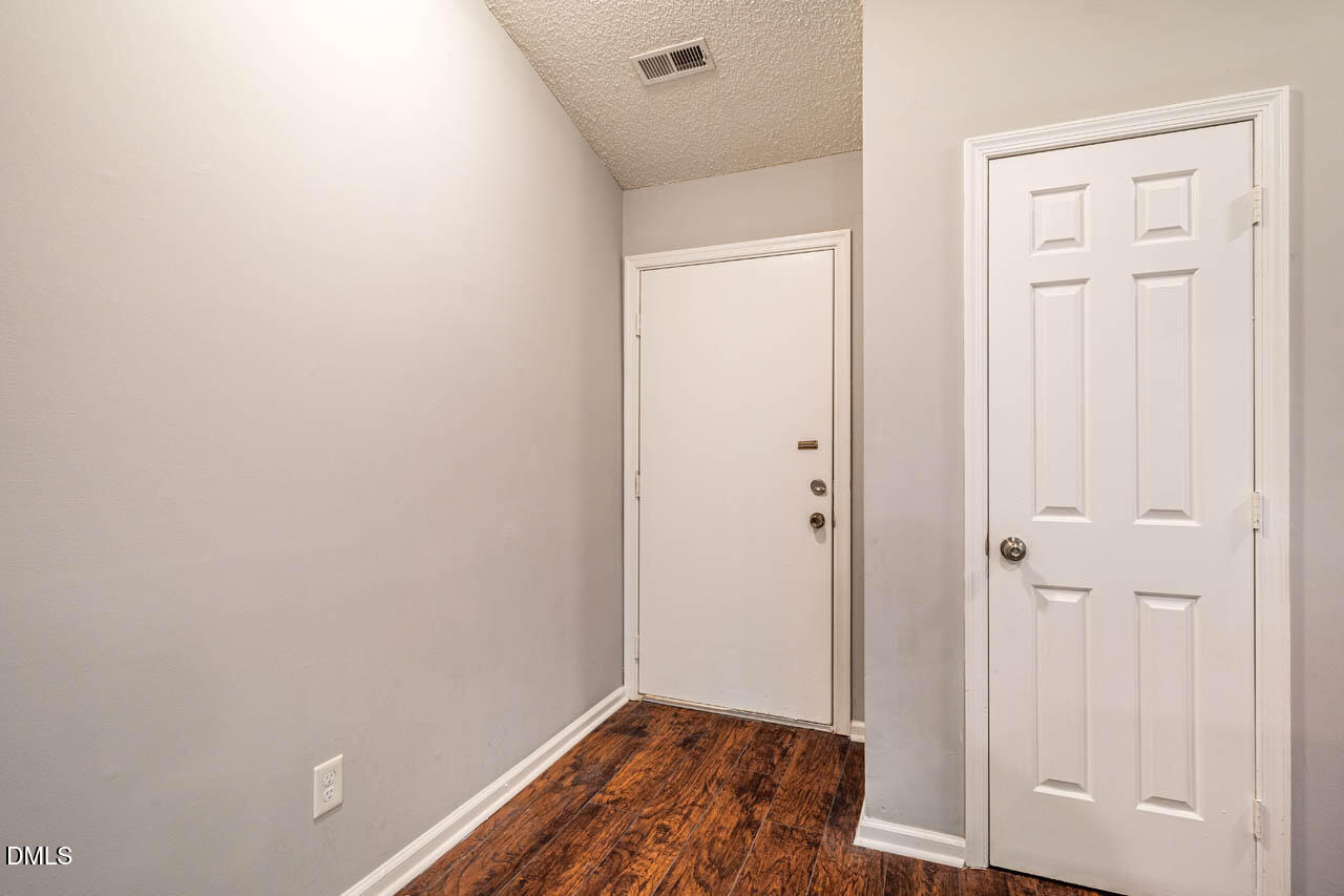 1320 Park Glen Drive 304 Property Photo 3