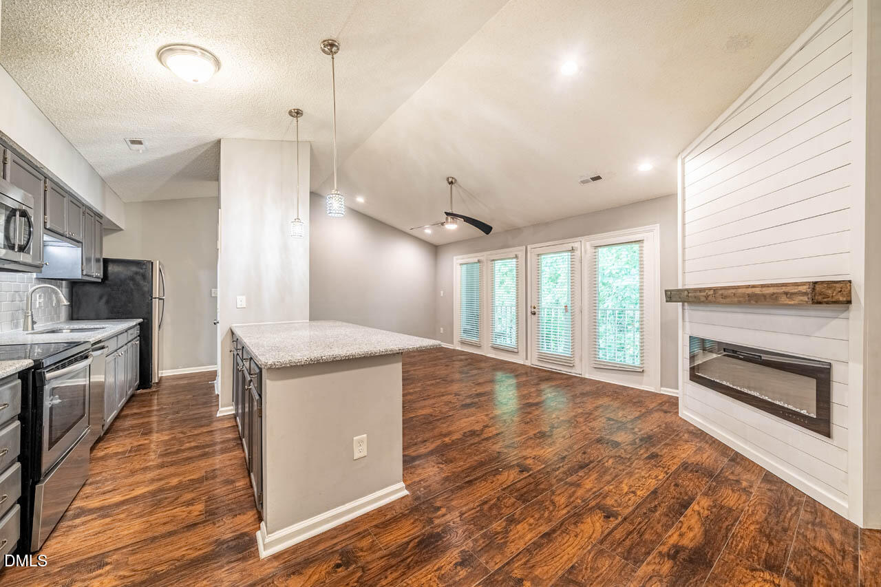 1320 Park Glen Drive 304 Property Photo 4