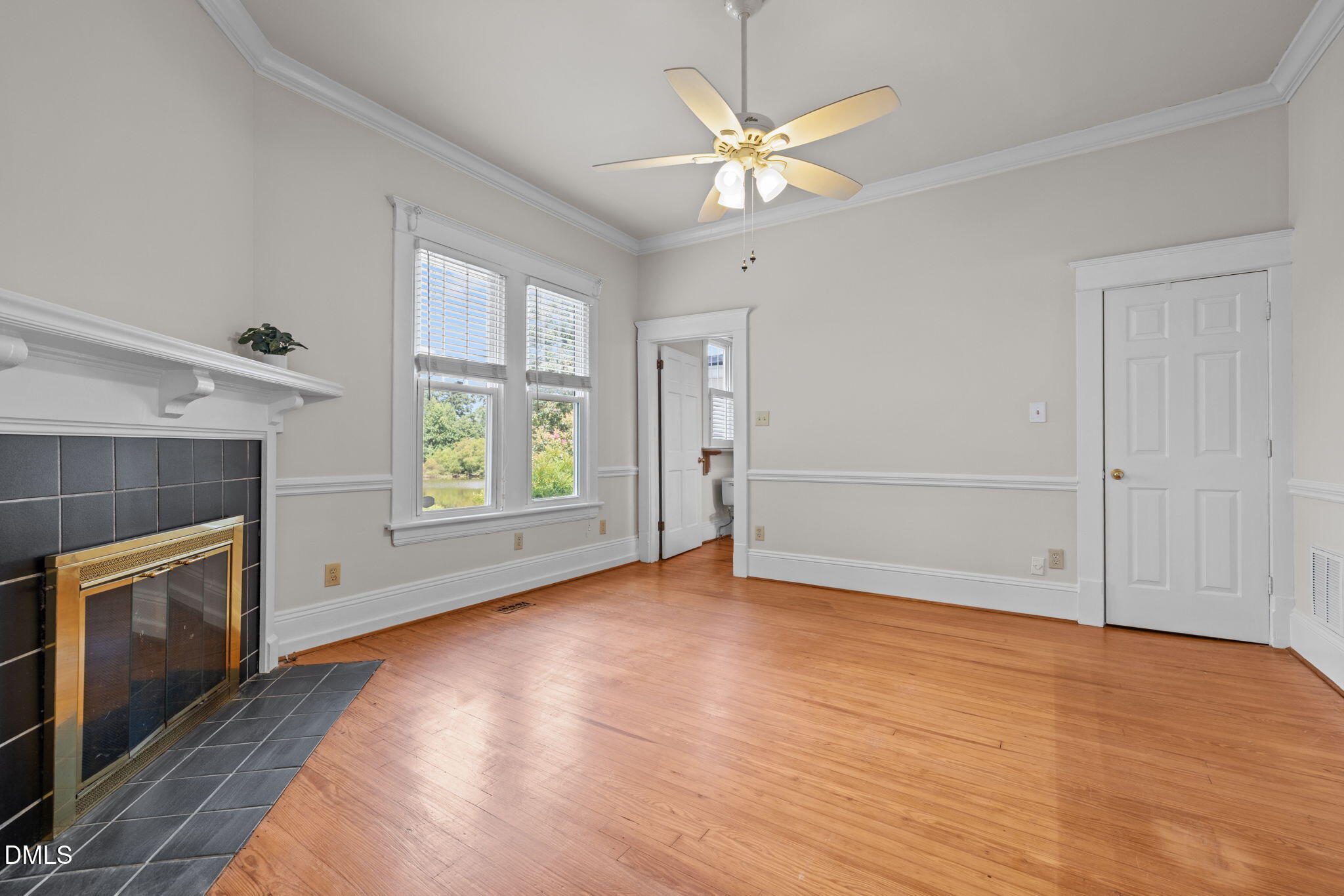 504 Parks Village Property Photo 3