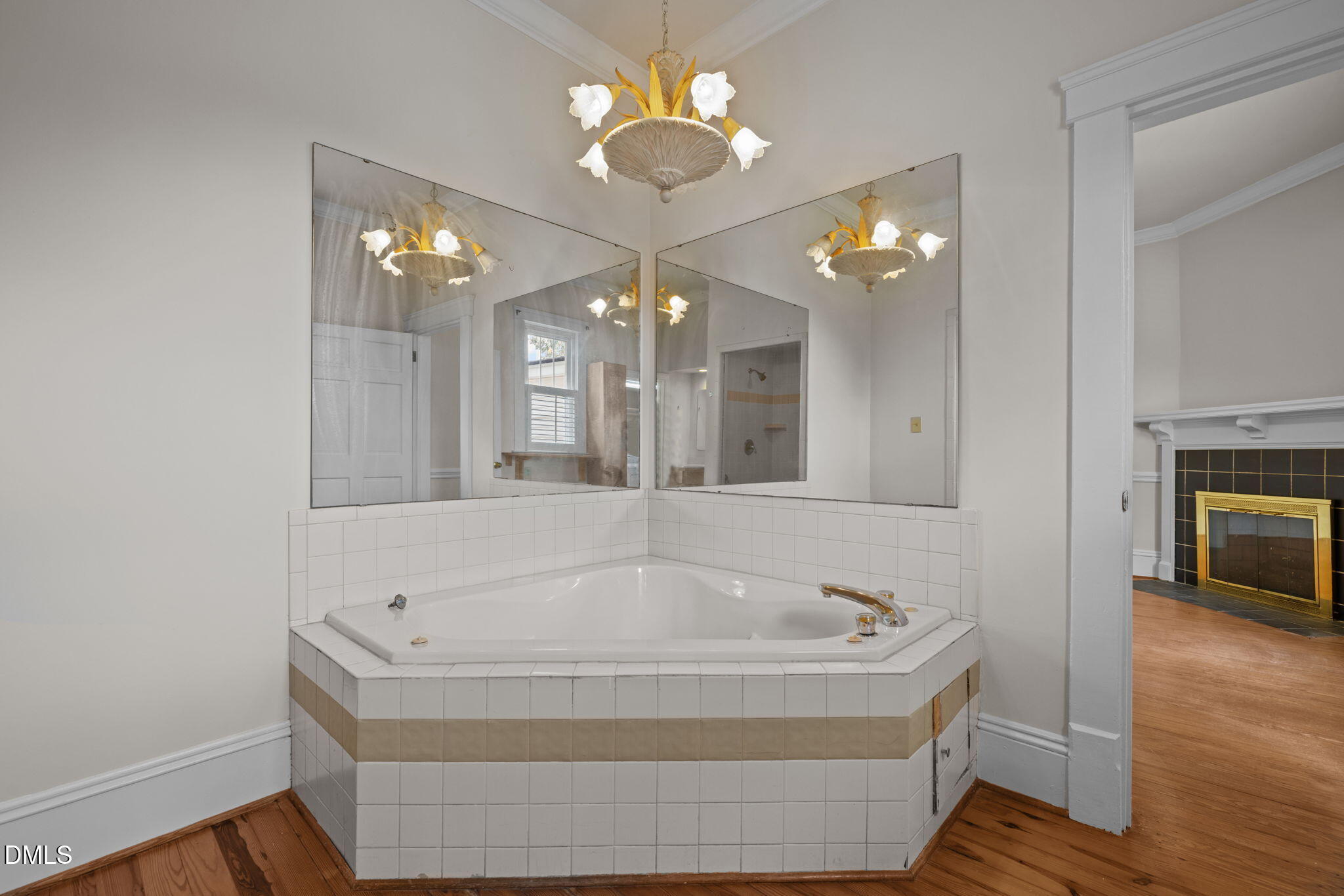 504 Parks Village Property Photo 6