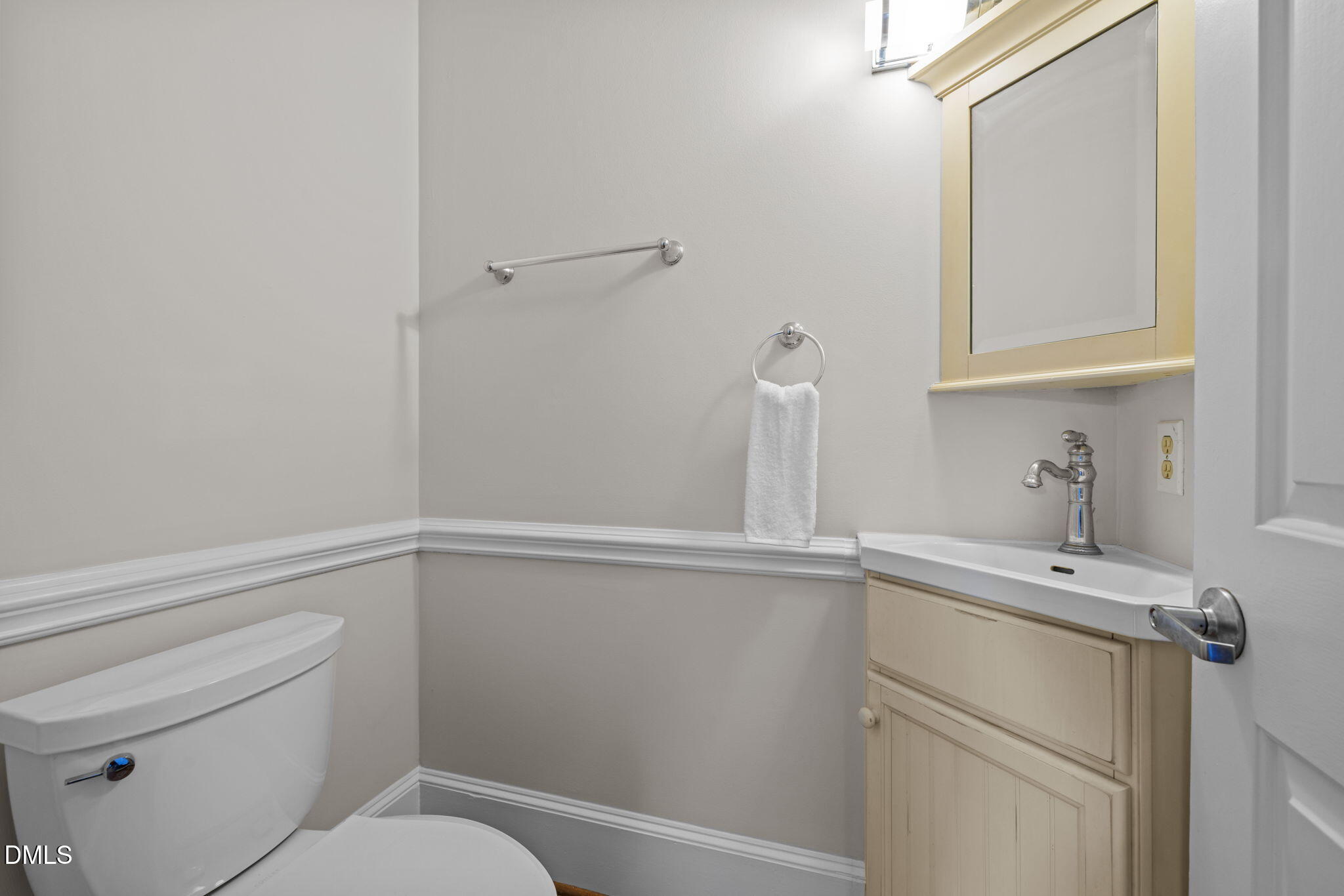 504 Parks Village Property Photo 14