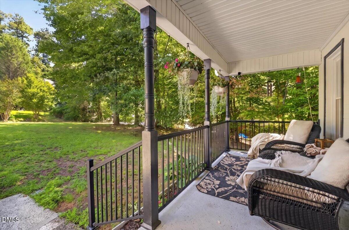 5305 Oakbrook Drive Property Photo 4