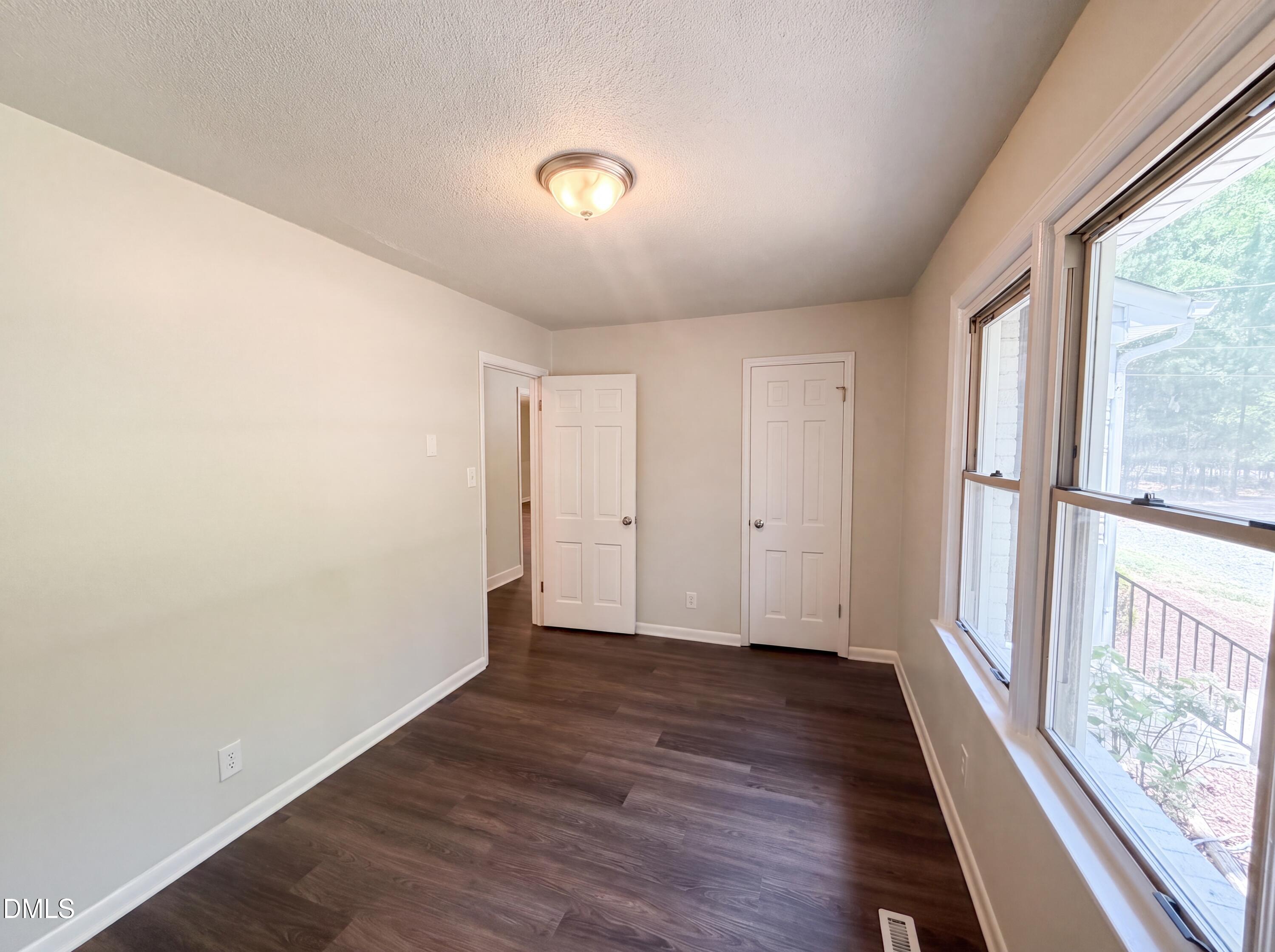 6205 Dello Street Property Photo 4