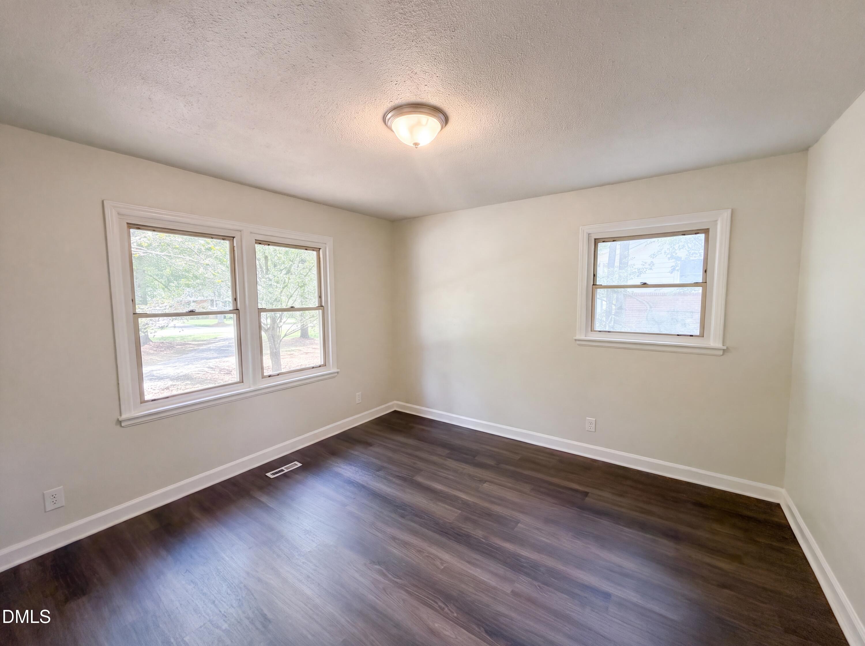 6205 Dello Street Property Photo 8