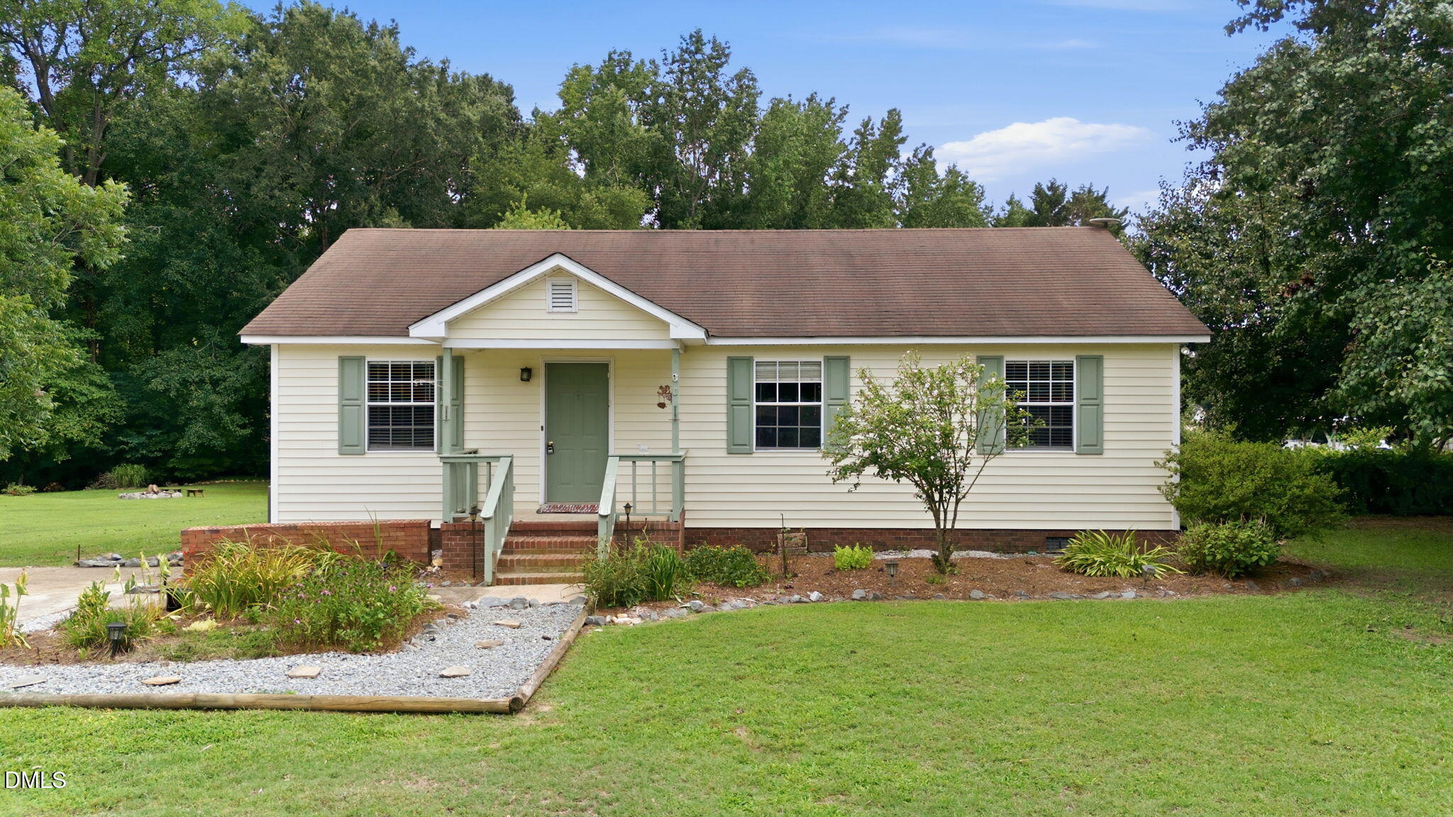 3805 Manor Drive Property Photo 2