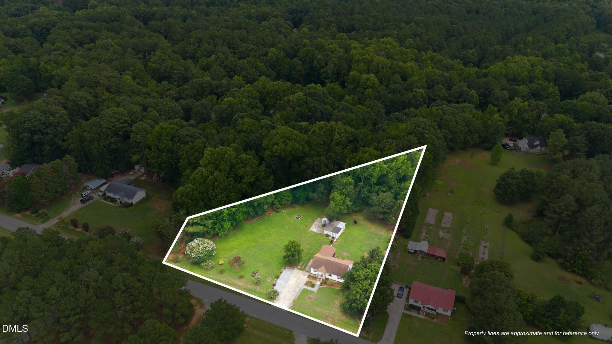 3805 Manor Drive Property Photo 3