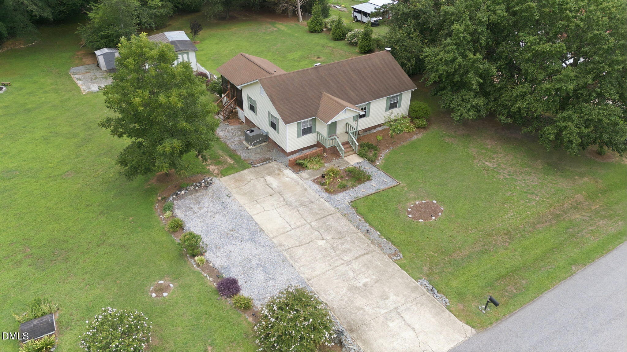 3805 Manor Drive Property Photo 4