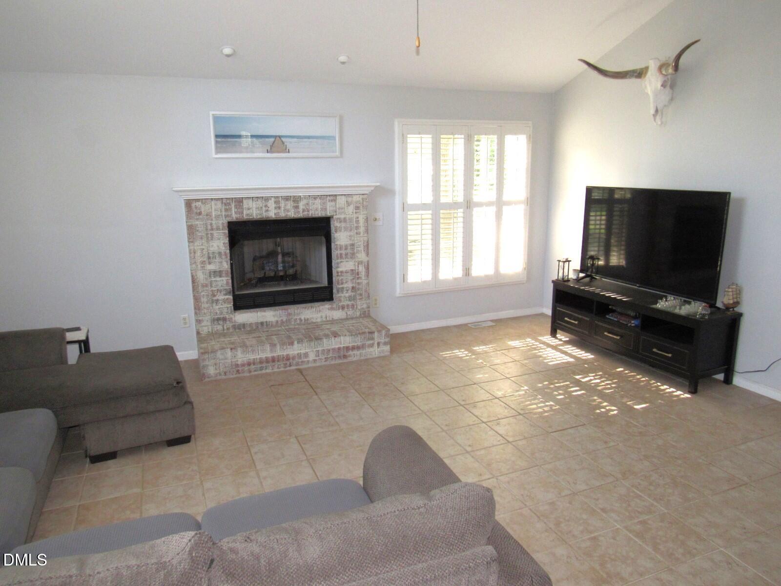 2723 Clifton Avenue Property Photo 3