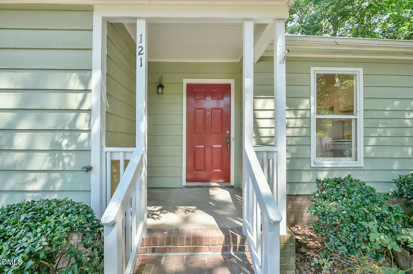 121 Weathersfield Drive Property Photo 2
