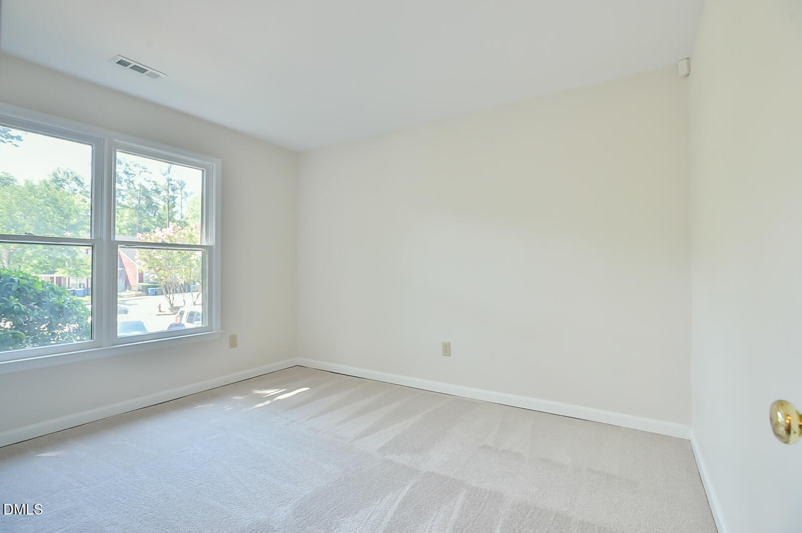 121 Weathersfield Drive Property Photo 12