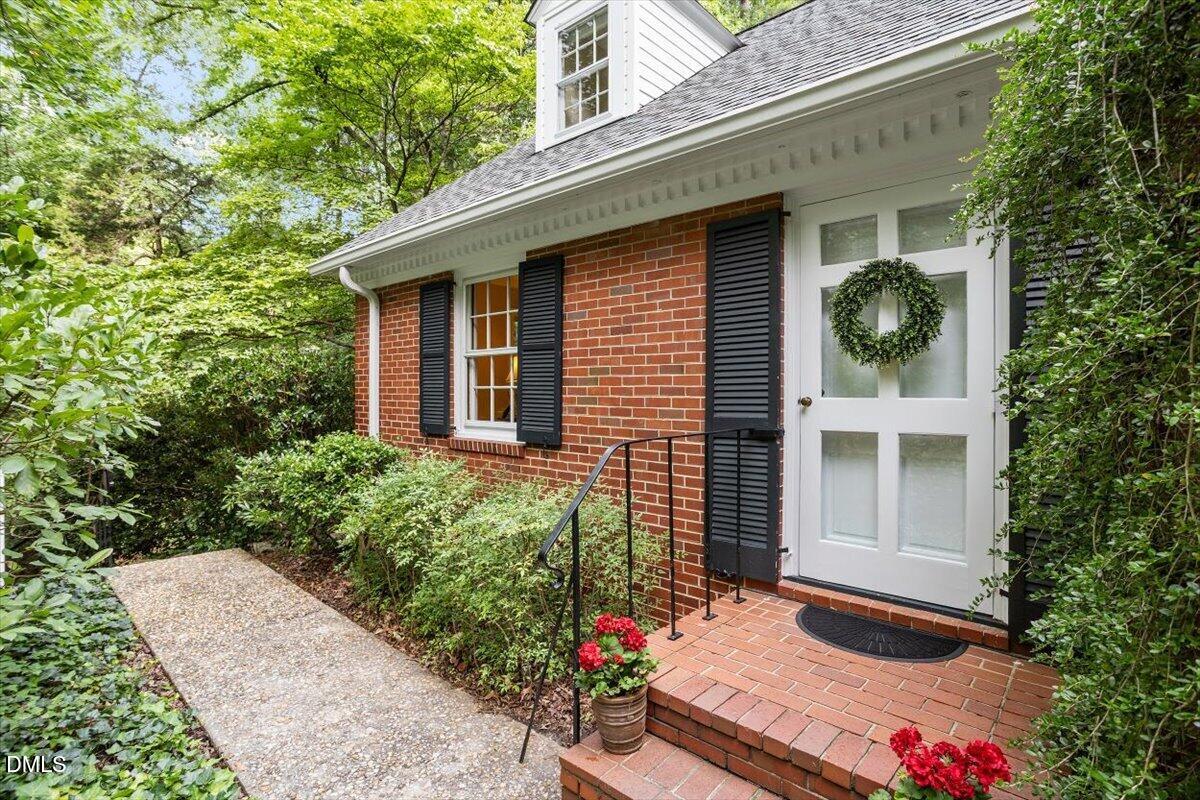 416 Brookside Drive Property Photo 2