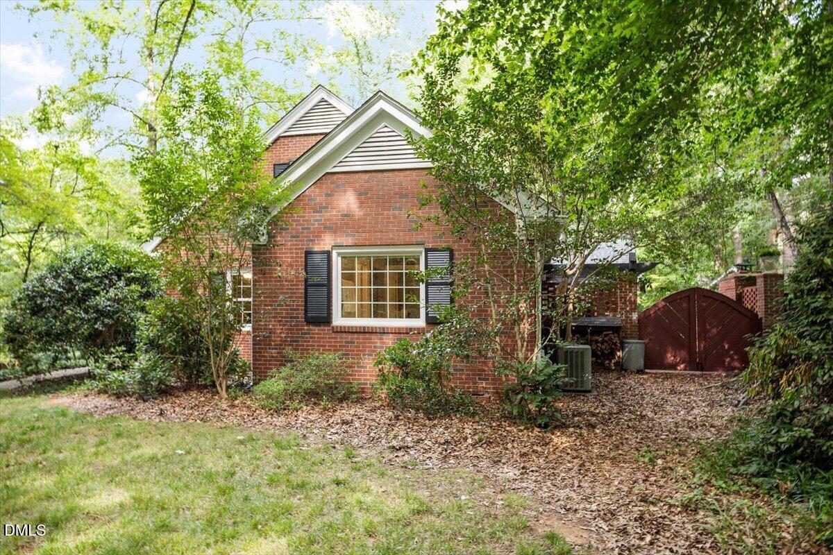 416 Brookside Drive Property Photo 5