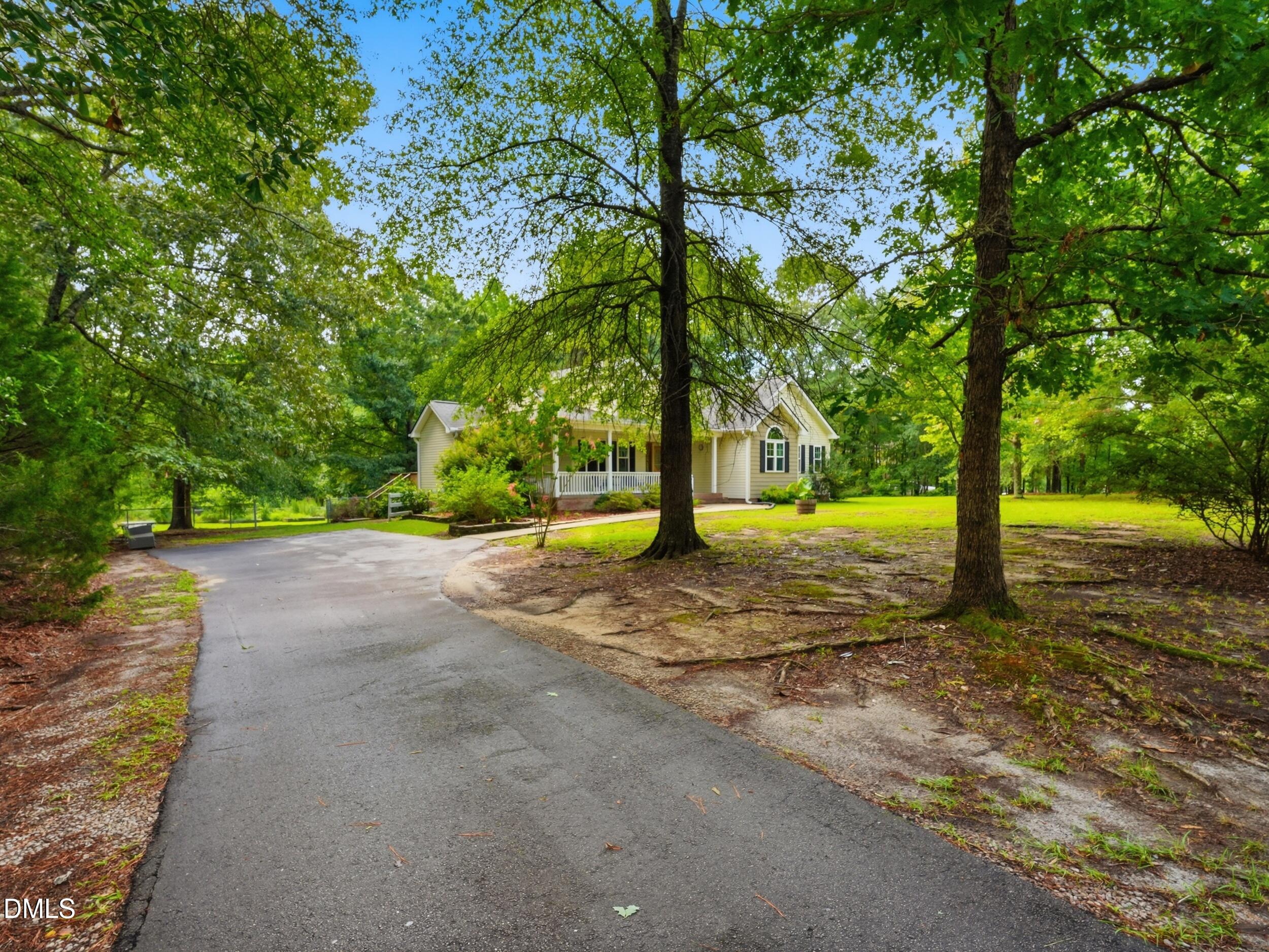 15 Sylvan Way Property Photo 4