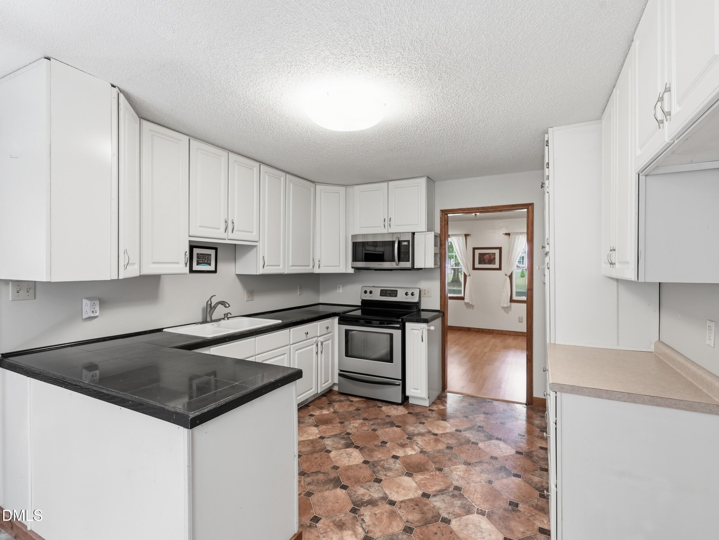 15 Sylvan Way Property Photo 13