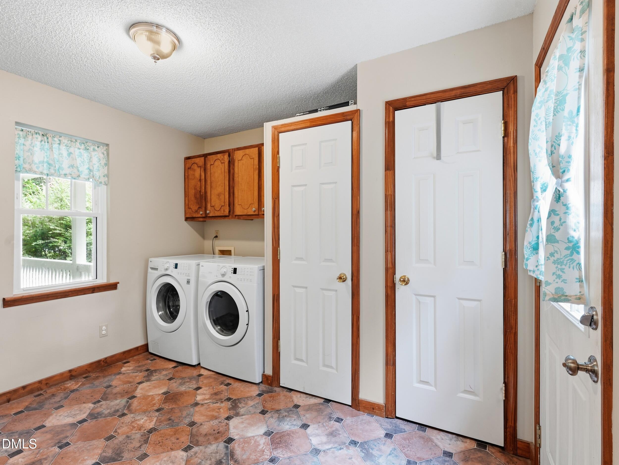 15 Sylvan Way Property Photo 16