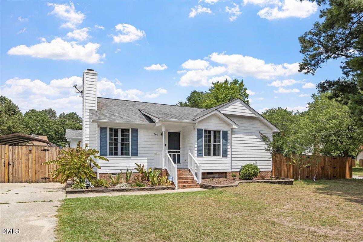 761 E Cardinal Drive Property Photo 1