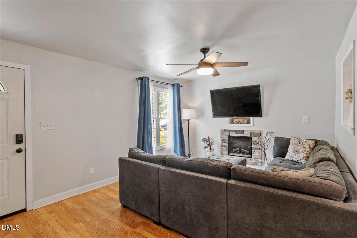 761 E Cardinal Drive Property Photo 7