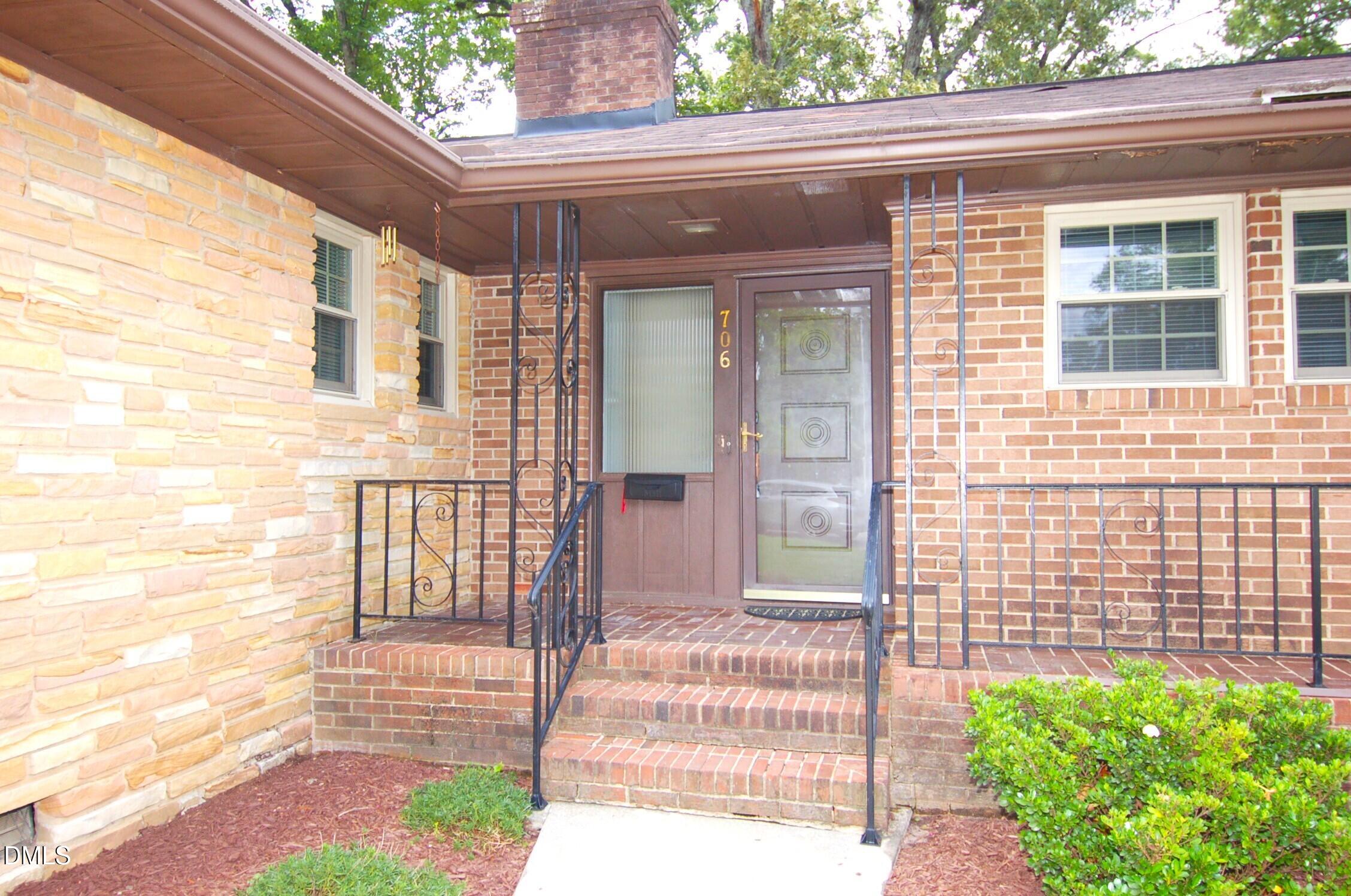 706 Smedes Place Property Photo 2