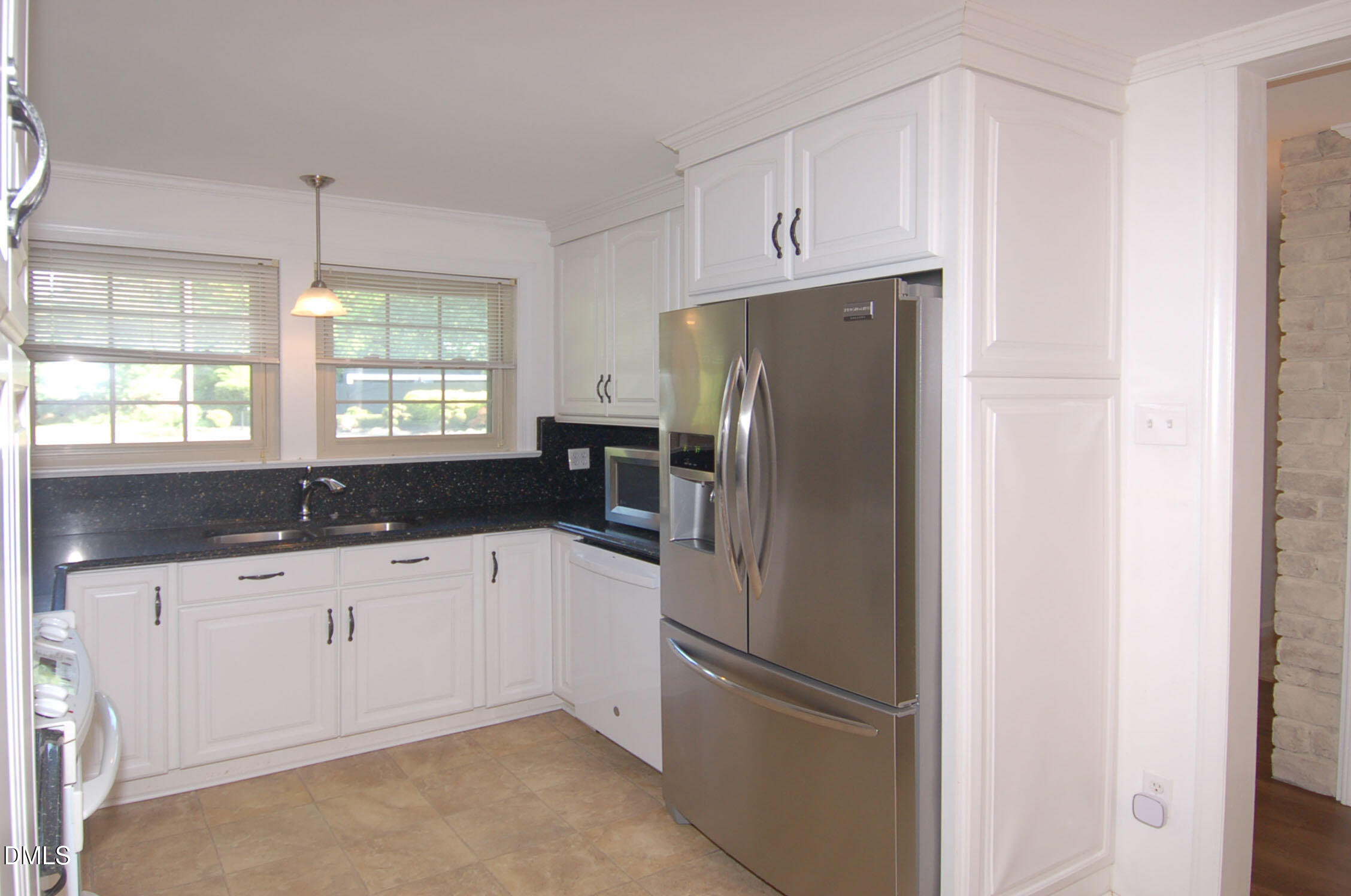 706 Smedes Place Property Photo 4