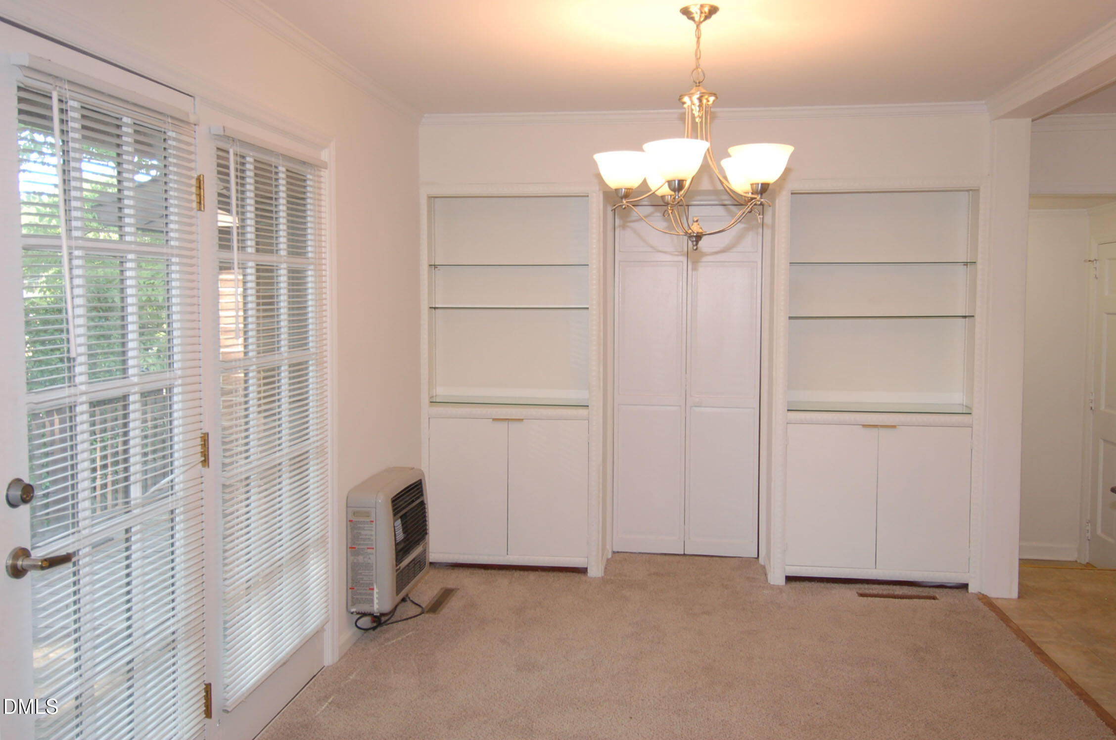 706 Smedes Place Property Photo 5