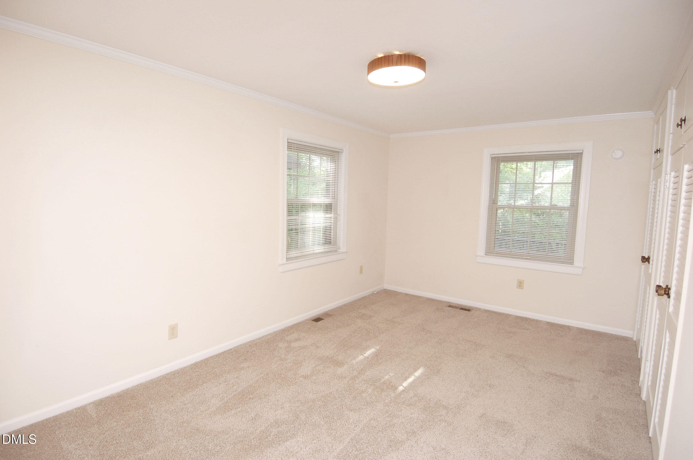 706 Smedes Place Property Photo 8