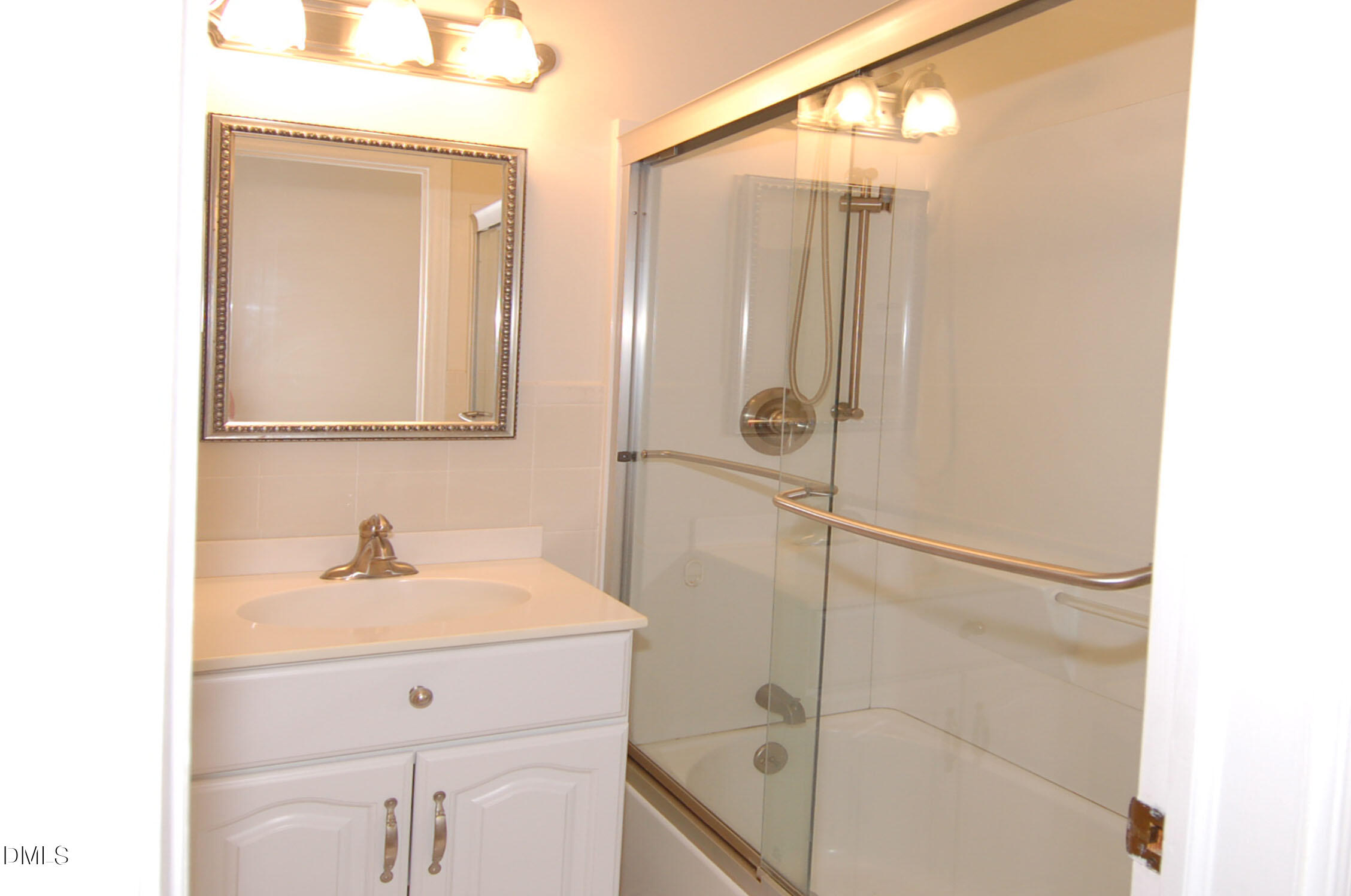 706 Smedes Place Property Photo 9