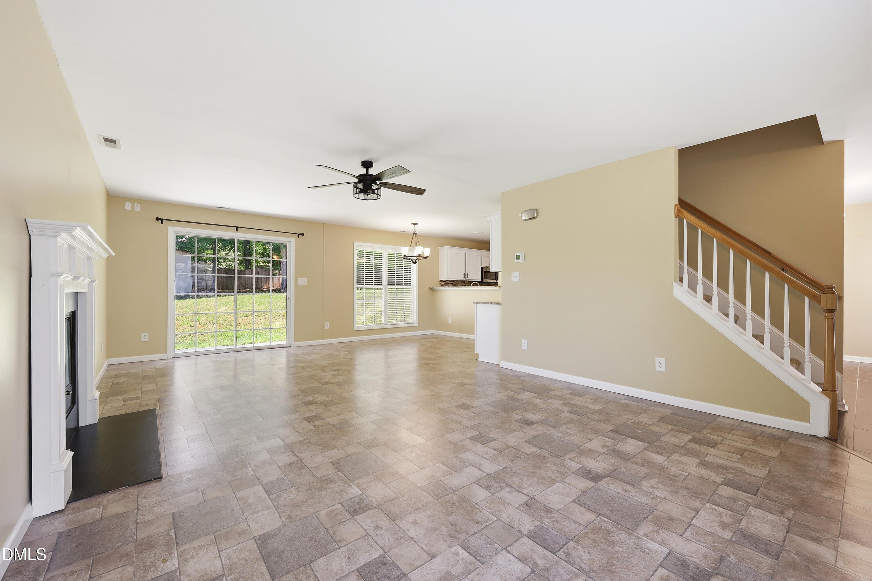 805 Northwood Hills Avenue Property Photo 2