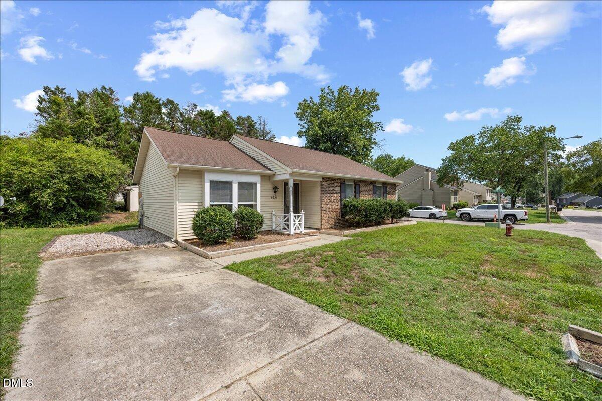 1621 River Knoll Drive Property Photo 2