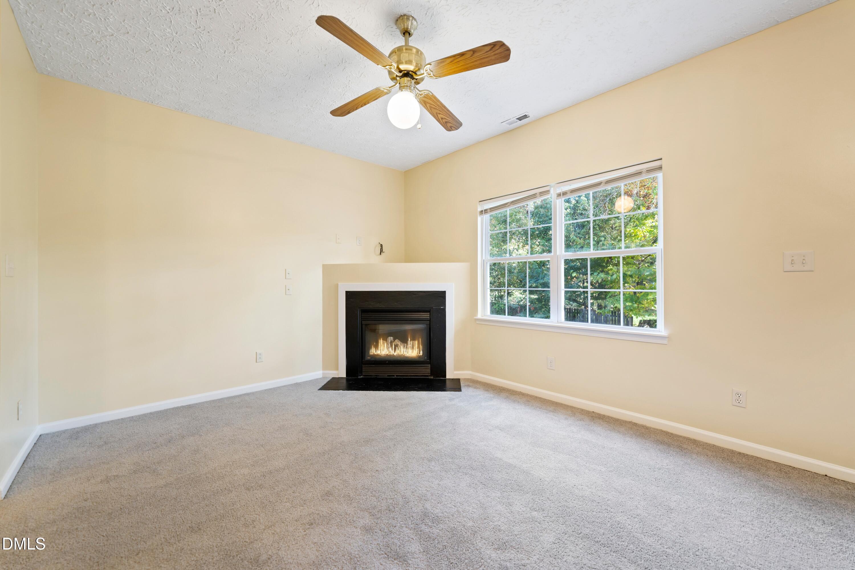 1001 Stennis Way Property Photo 3