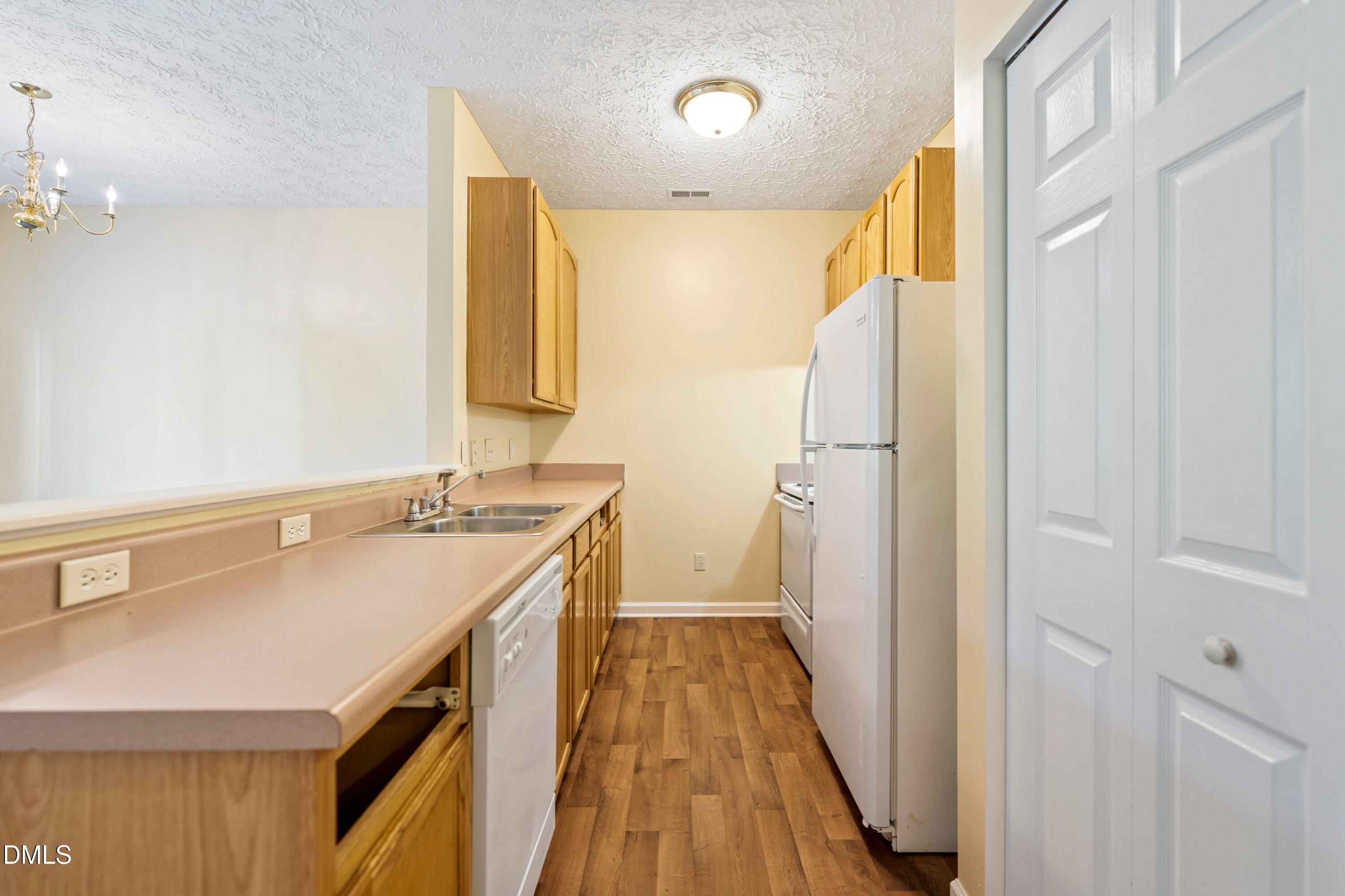 1001 Stennis Way Property Photo 7