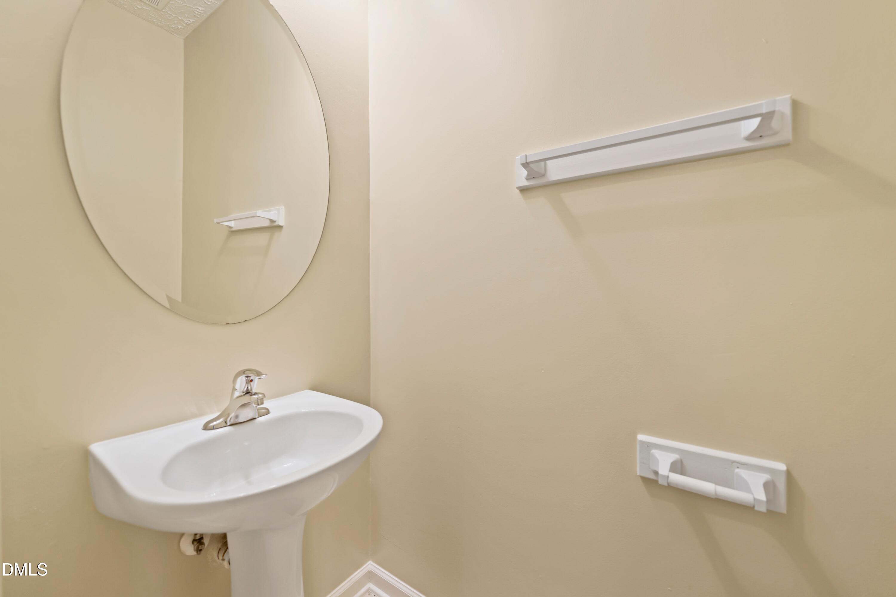 1001 Stennis Way Property Photo 9