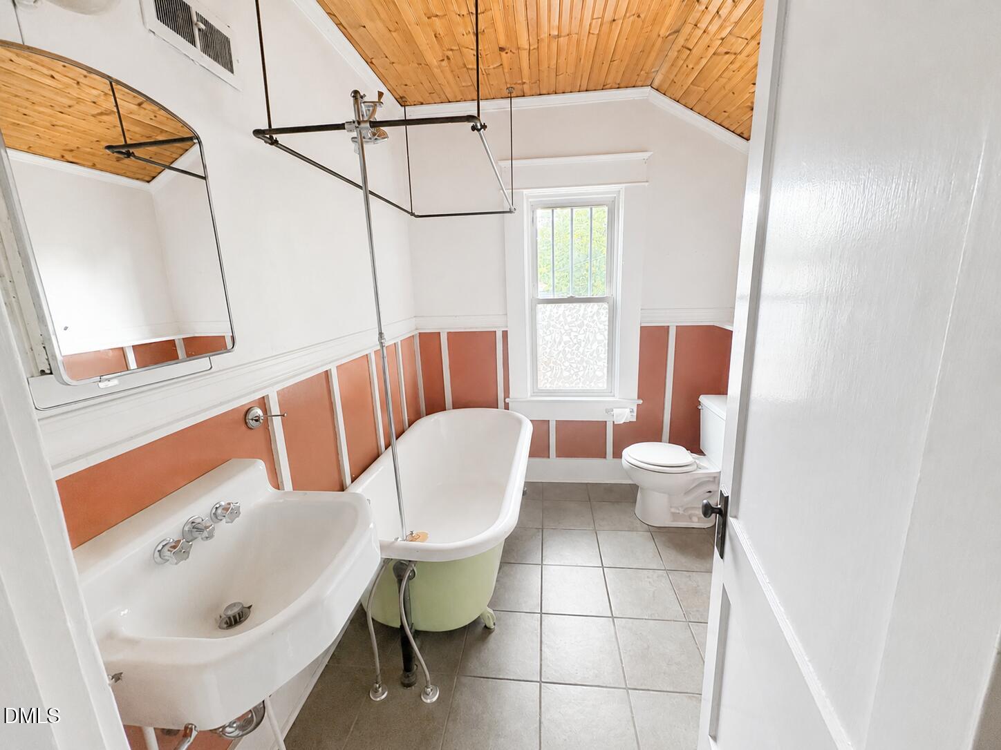 1002 Camden Avenue Property Photo 14