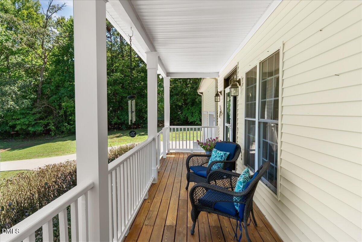 1084 Whip Lane Property Photo 4