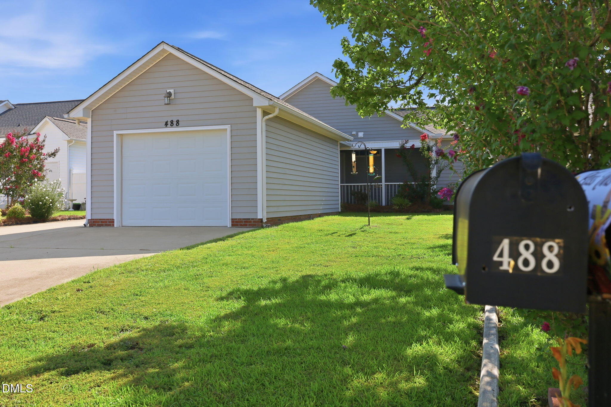488 Pinecroft Drive Property Photo 6