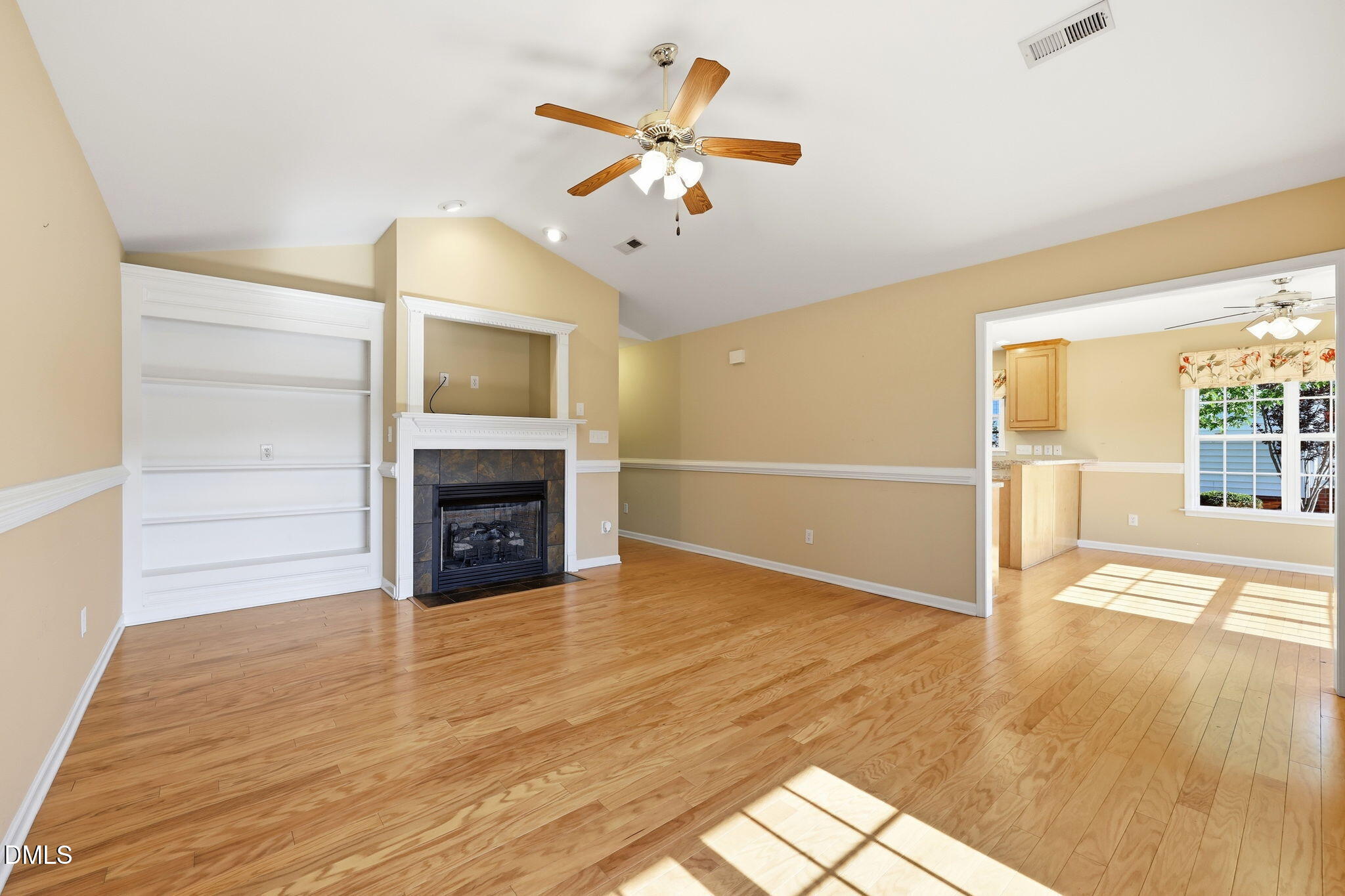 488 Pinecroft Drive Property Photo 9