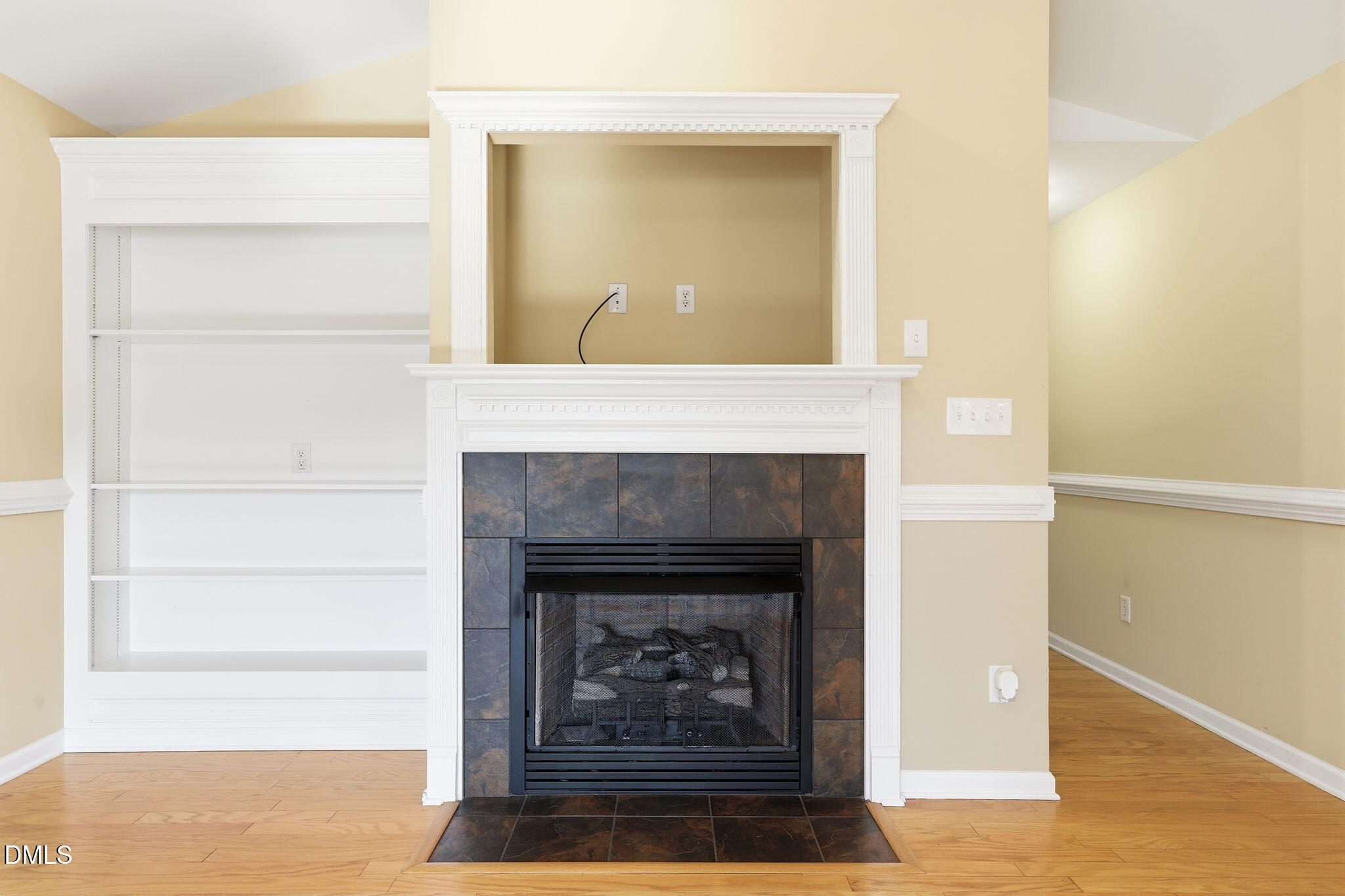 488 Pinecroft Drive Property Photo 10