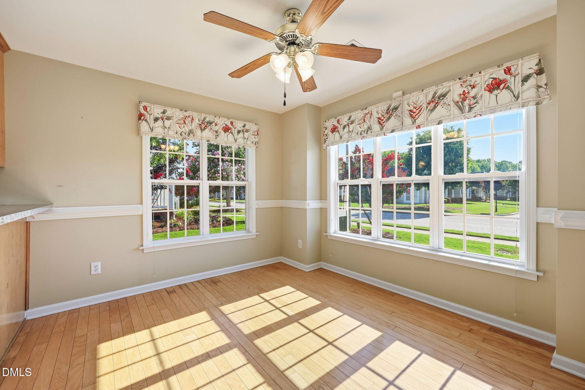 488 Pinecroft Drive Property Photo 12