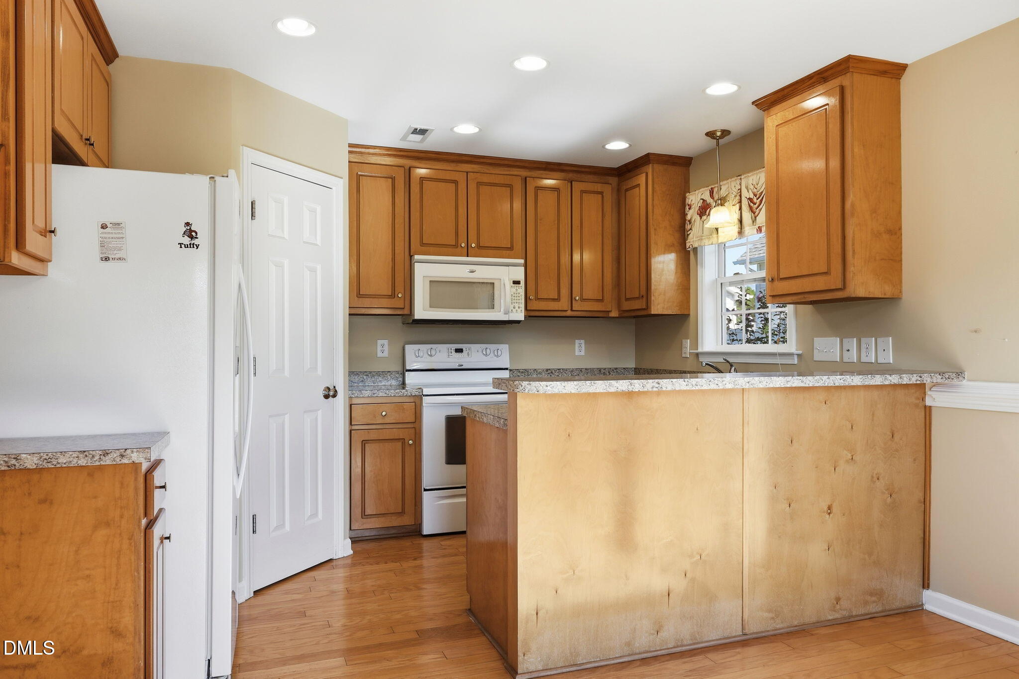 488 Pinecroft Drive Property Photo 14