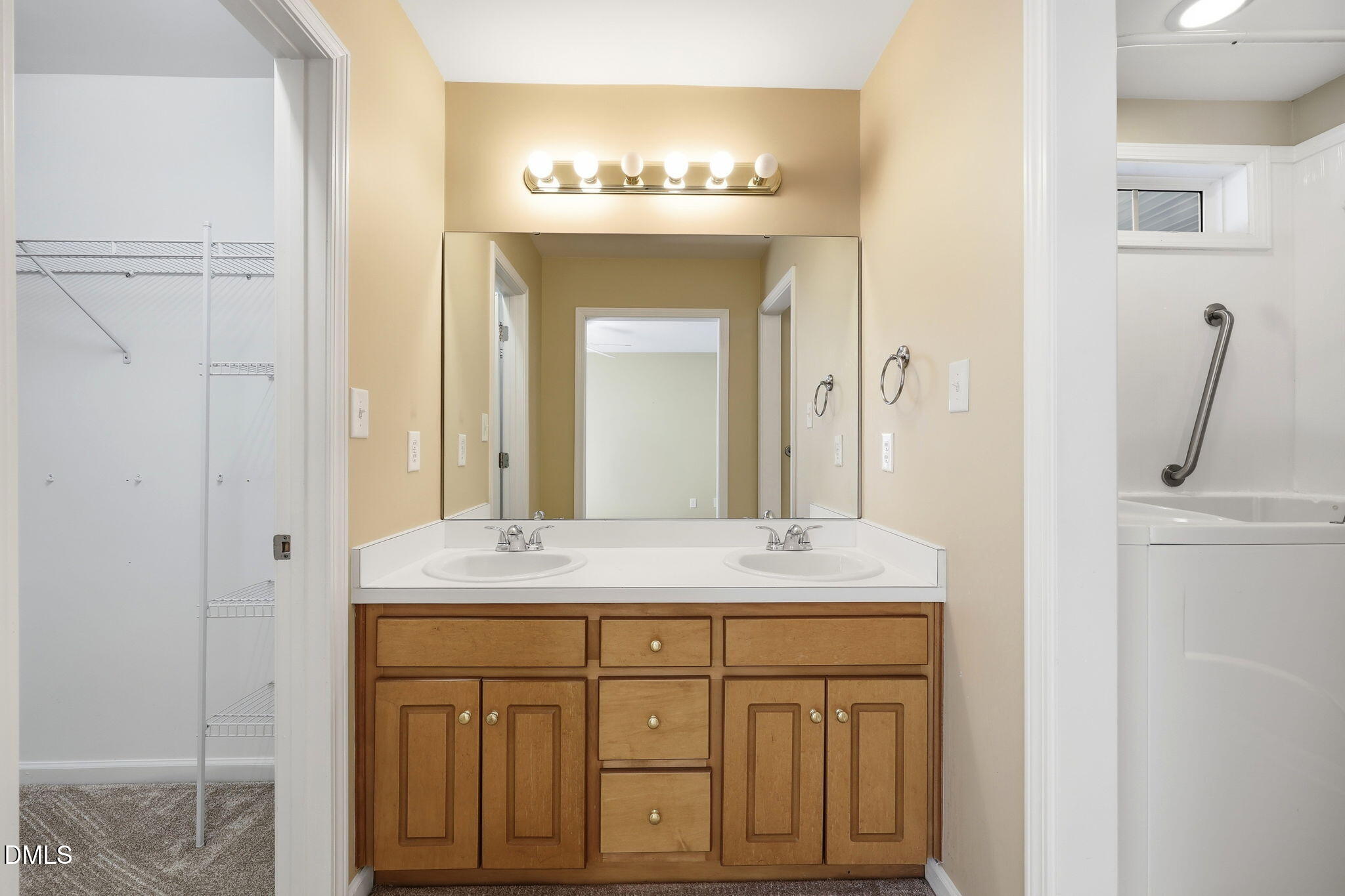 488 Pinecroft Drive Property Photo 24