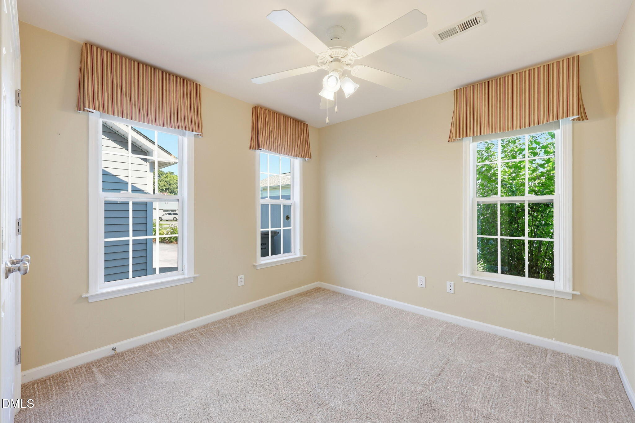 488 Pinecroft Drive Property Photo 28