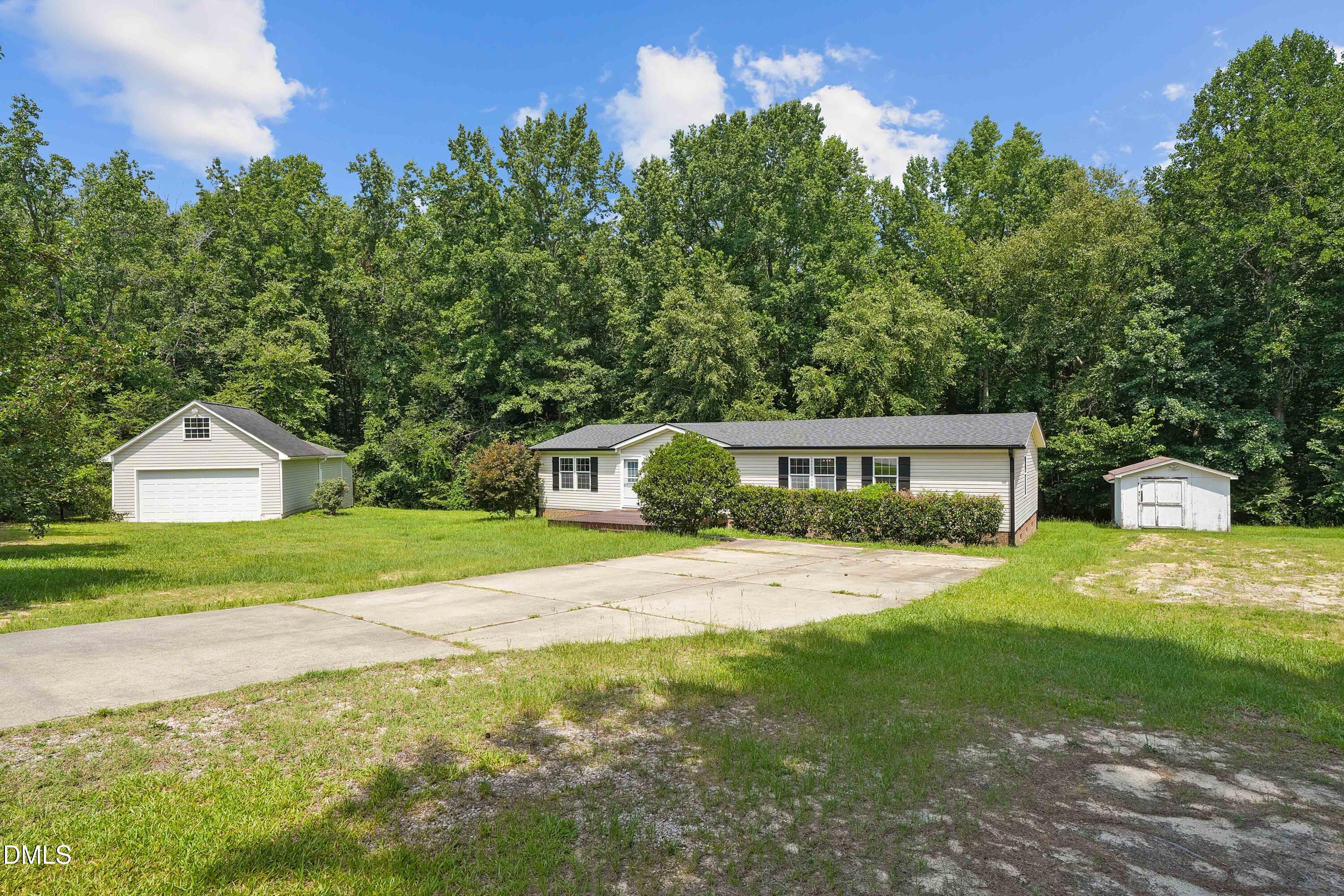 44 Green Bramble Court Property Photo 4