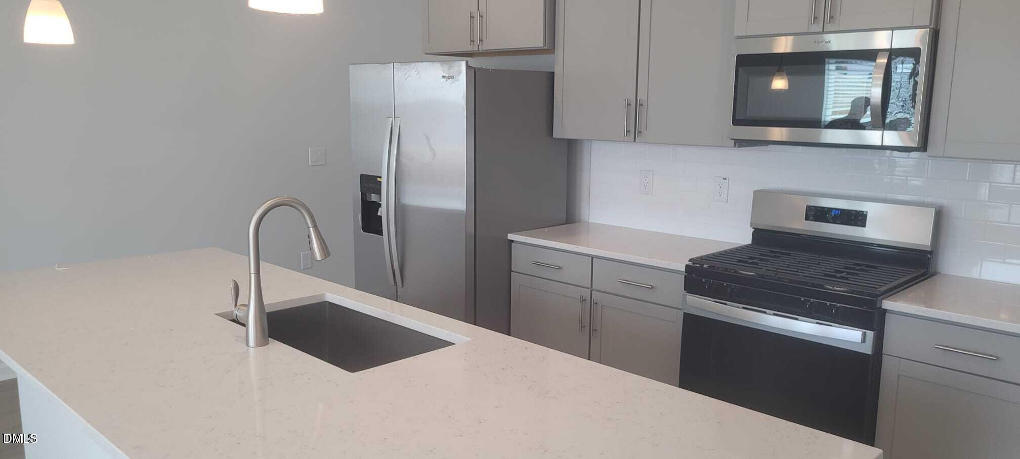 1464 Hasse Avenue Property Photo 3