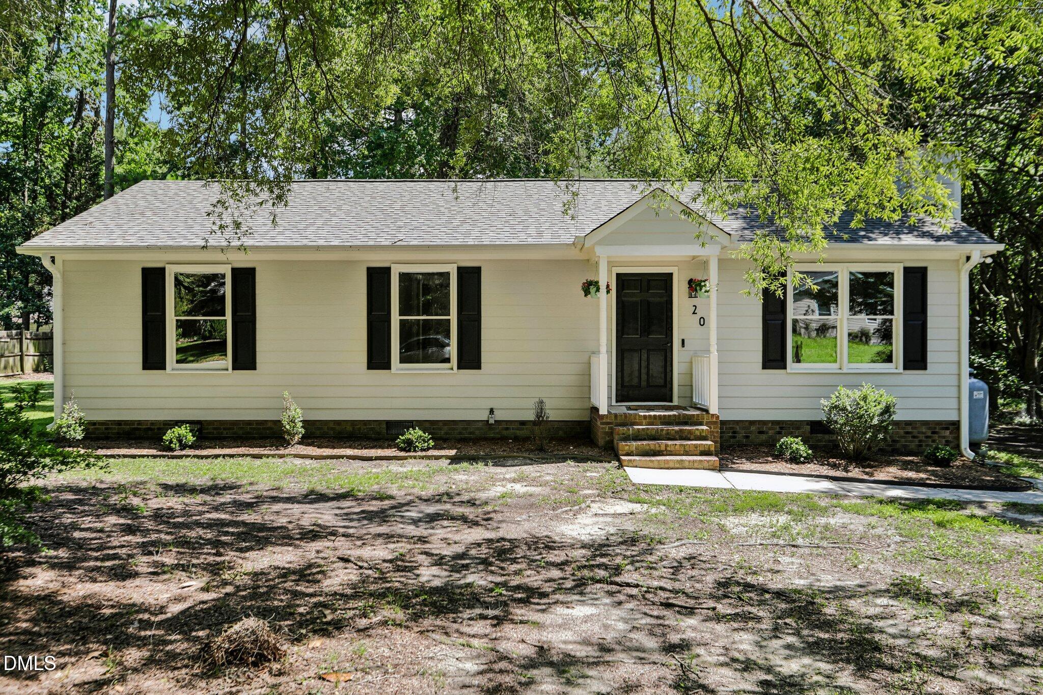 20 E Hester Court Property Photo 1