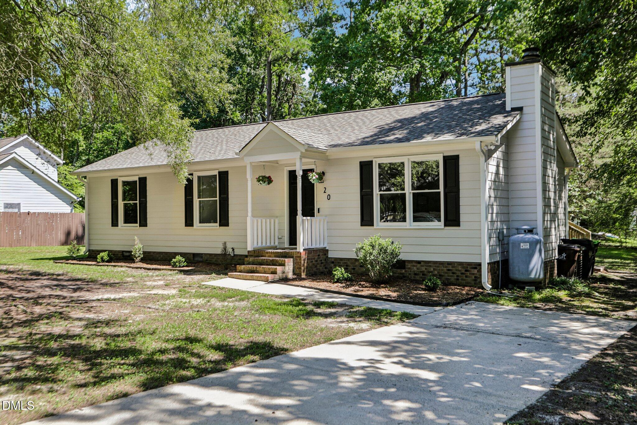 20 E Hester Court Property Photo 2