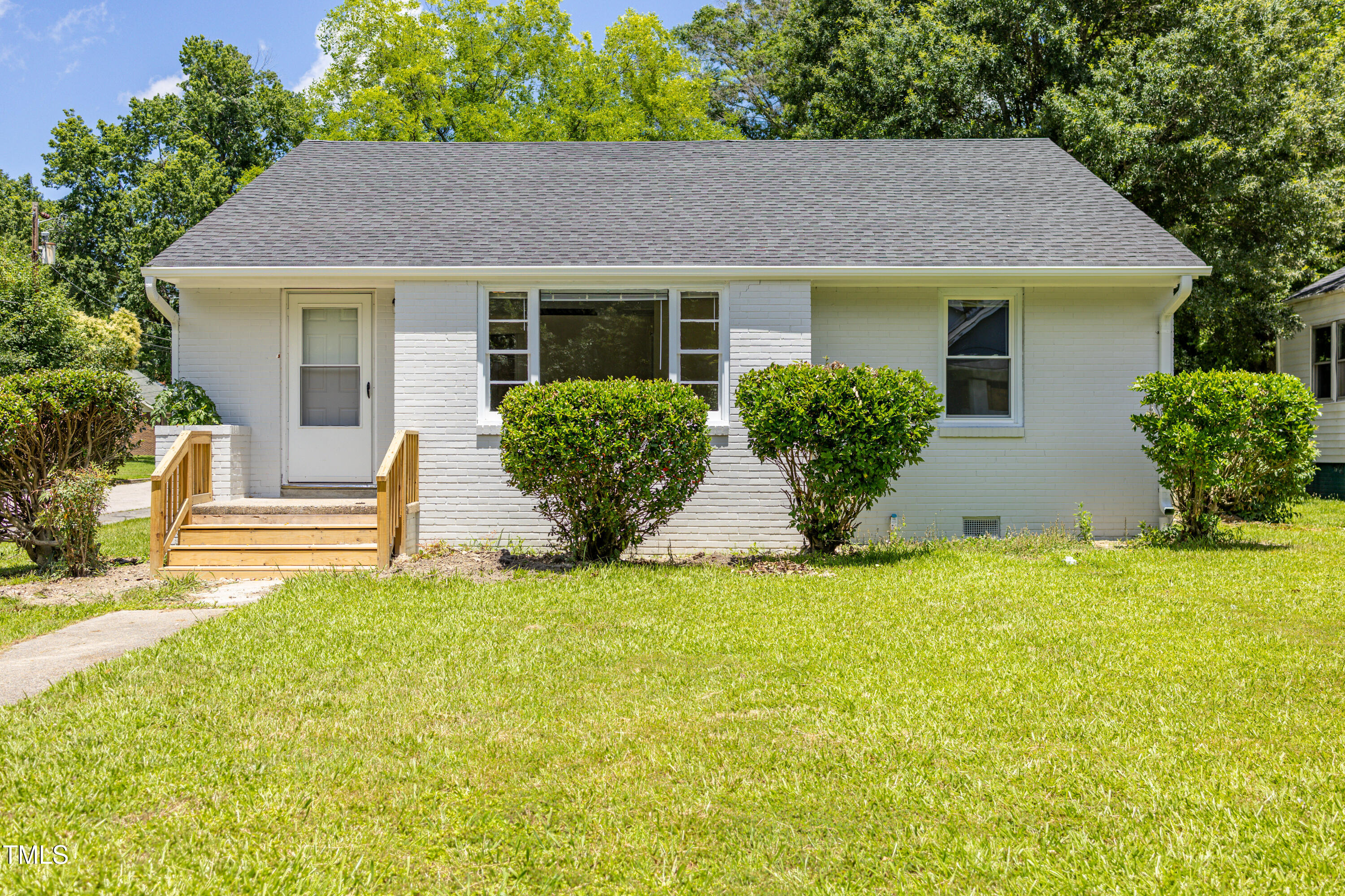 605 E Montgomery Street Property Photo 1