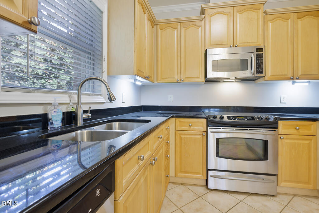 8041 Allyns Landing Way 203 Property Photo 4