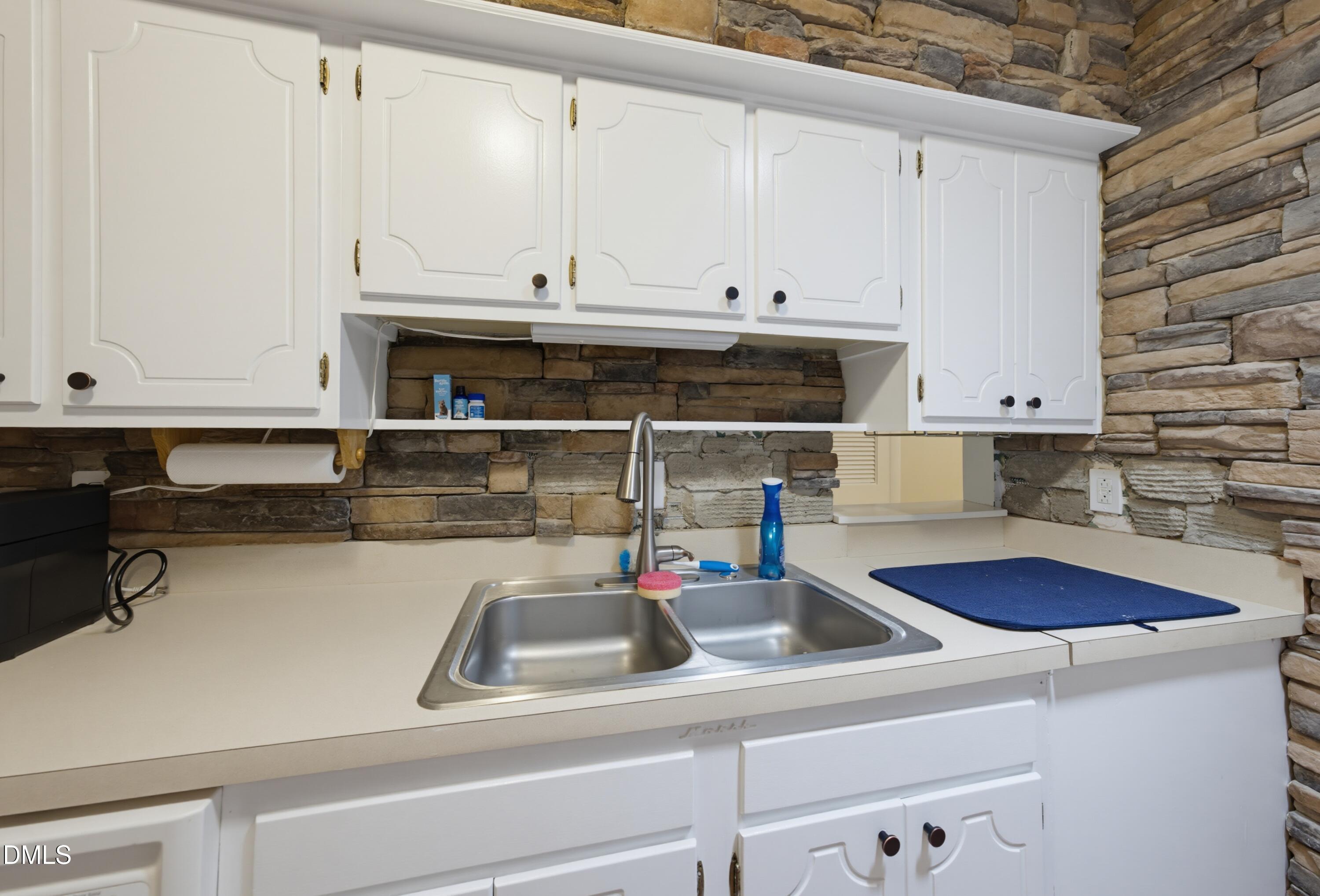 4709 Edwards Mill Road E Property Photo 11