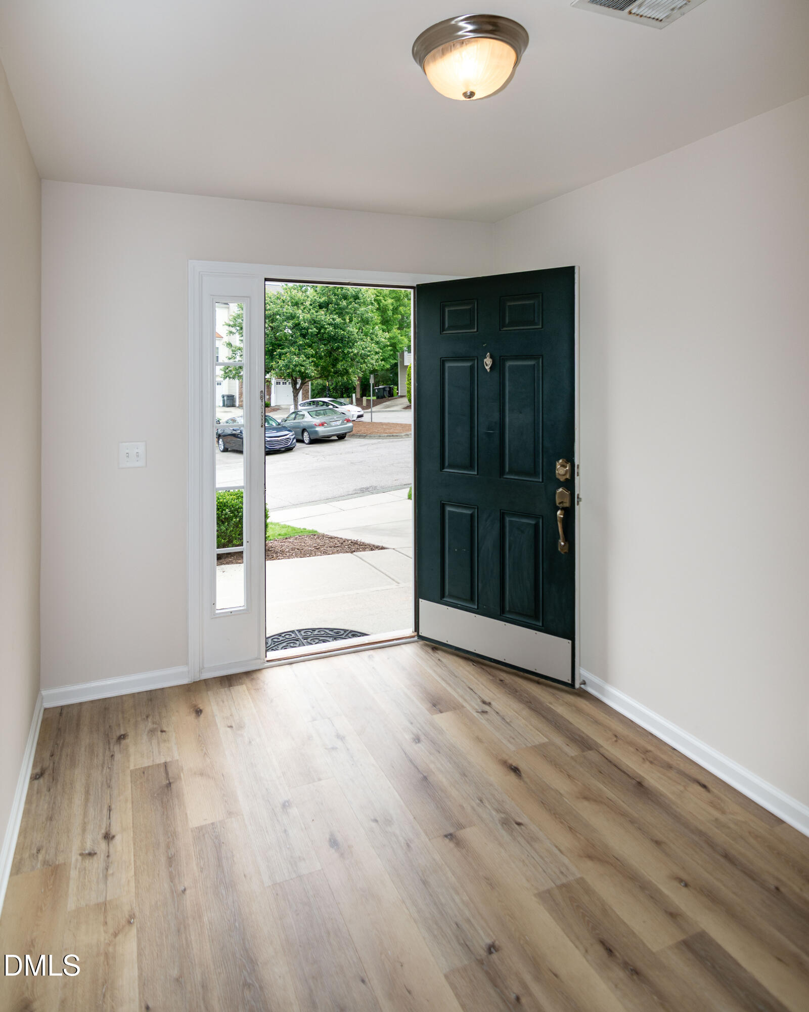 118 Wirks Worth Circle Property Photo 3