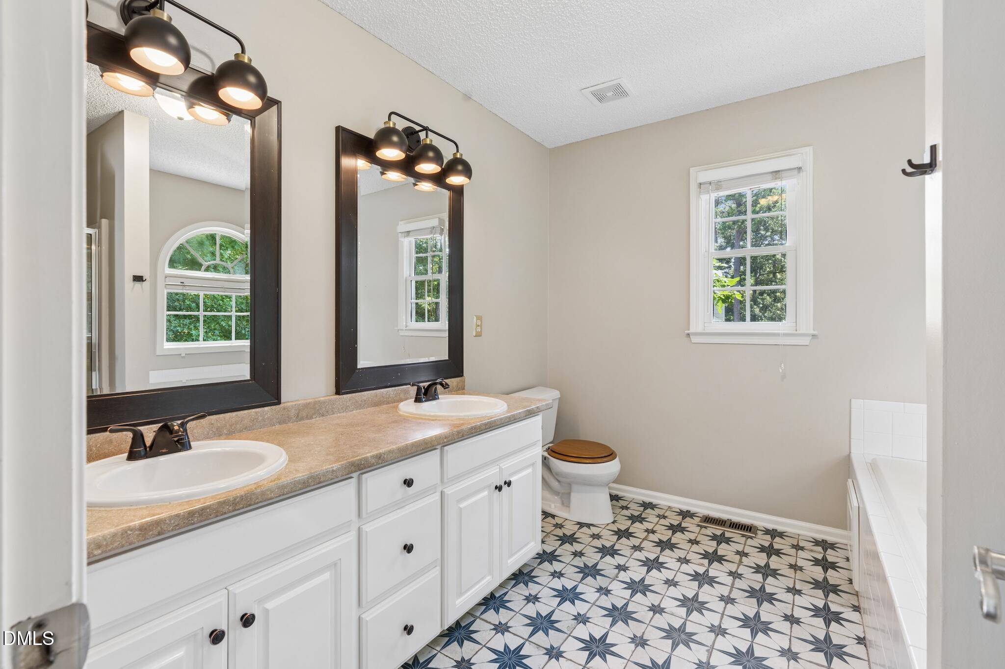 5931 Royal Coach Court Property Photo 12