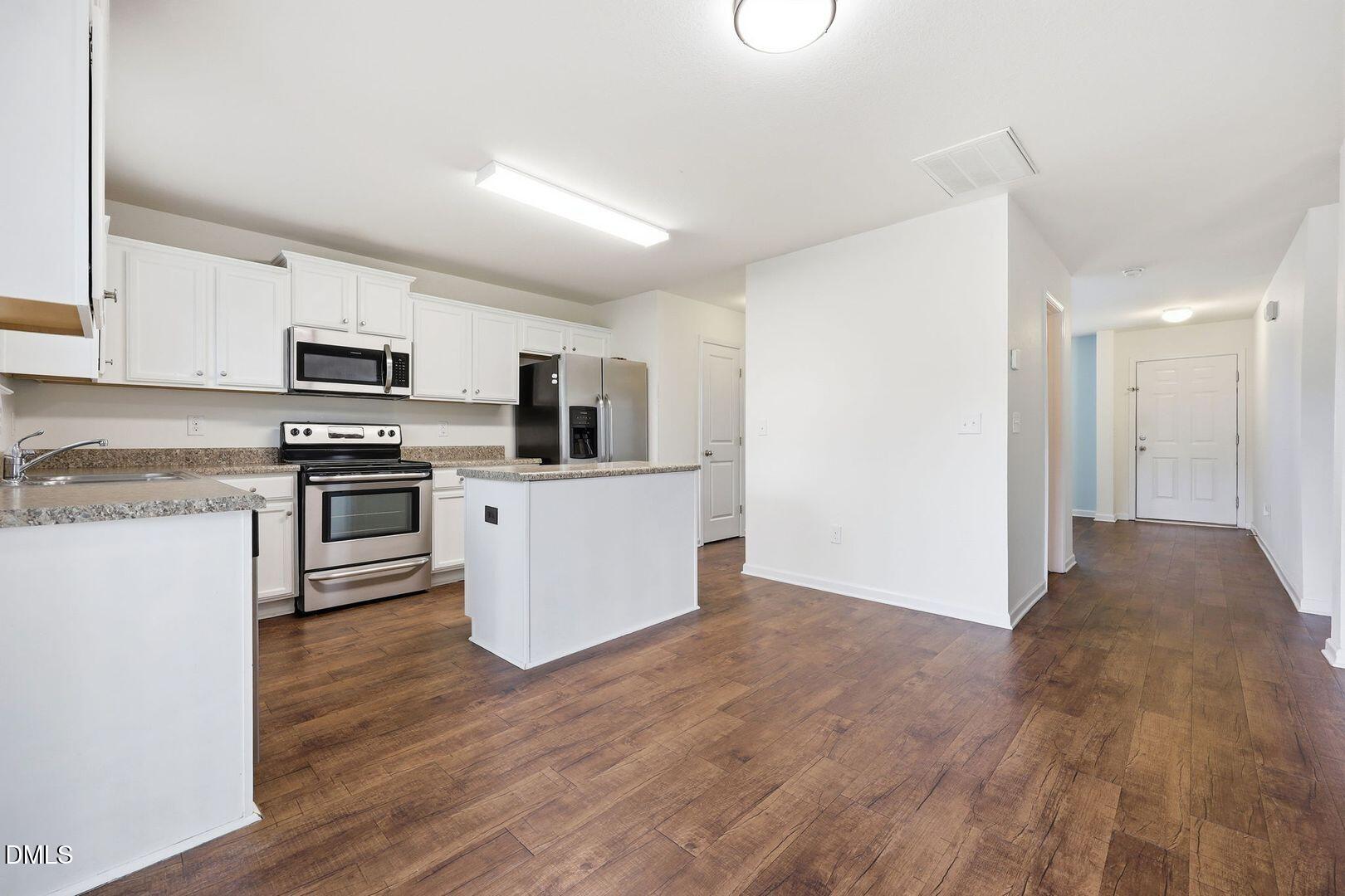 448 Botanical Court Property Photo 24